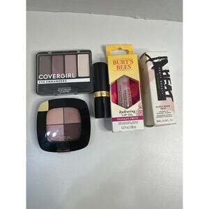 Make up drawer clean out, eye shadow, lip oil, plumper & lipstick. Brand New